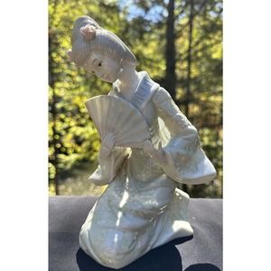 1985 Royal Crown Arnart Asian Statue With Fan Vintage Collectible -S59